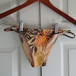 Mink Pink tropical print Size small
